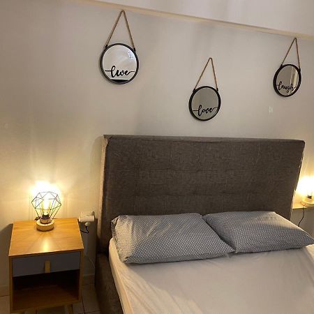 Olas 1-Bedroom Apartment Near The Center Of Афіни Екстер'єр фото